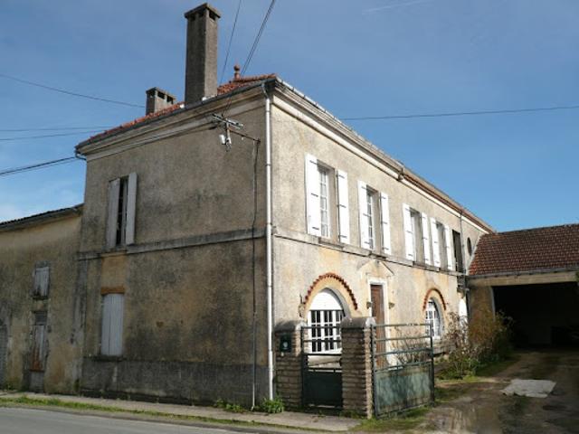 Vente Ferme 9 pièces 145 m2 Burie