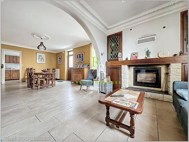 Vente Ferme 9 pièces 210.95 m2 Theze