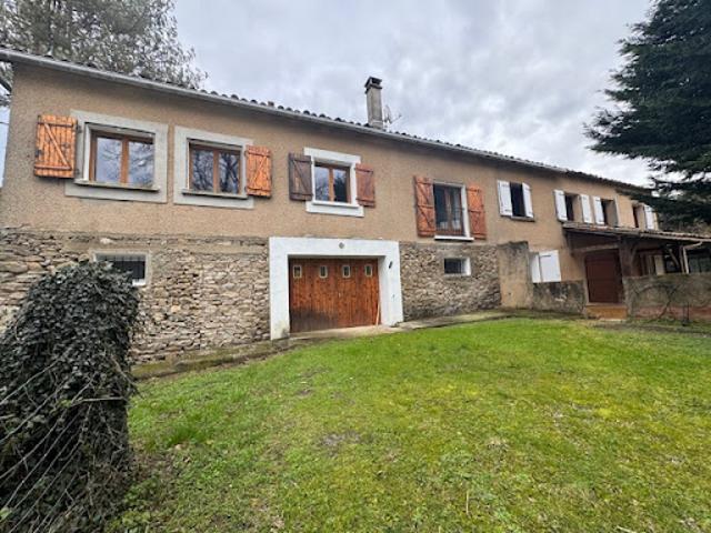 Vente Ferme 12 pièces 400 m2 Saissac