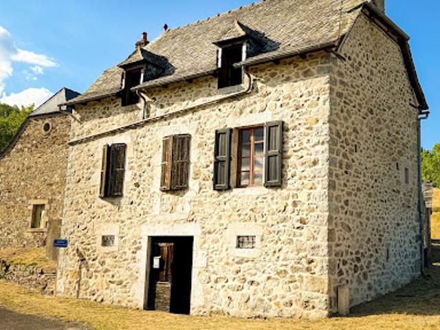 Vente Ferme 3 pièces 90 m2 Entraygues sur Truyère