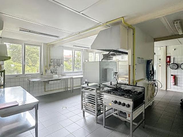 Vente Fond de commerce 0 pièces 420 m2 Feurs