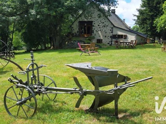 Vente Fond de commerce 0 pièces 668 m2 Saint Victor la Rivière