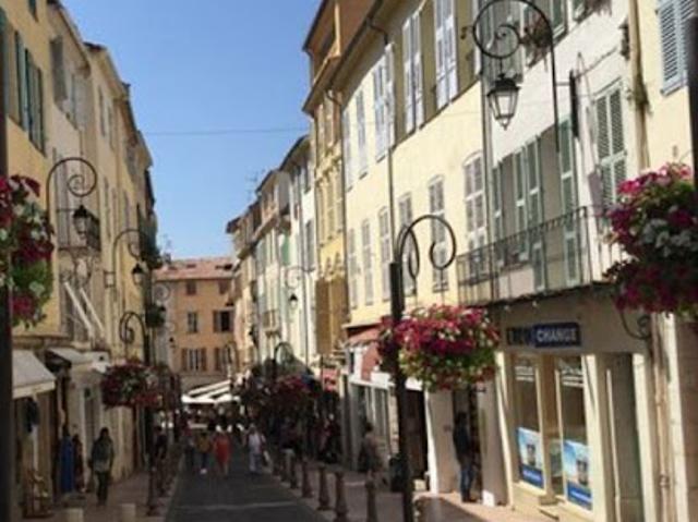 Vente Fond de commerce 15 pièces 550 m2 Antibes