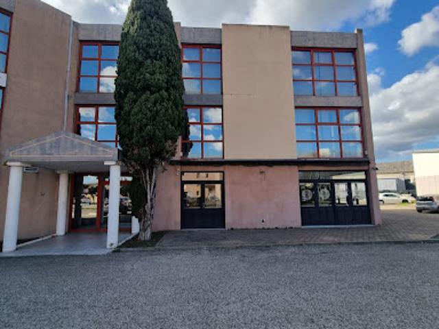 Vente Fond de commerce 0 pièces 169 m2 Arles