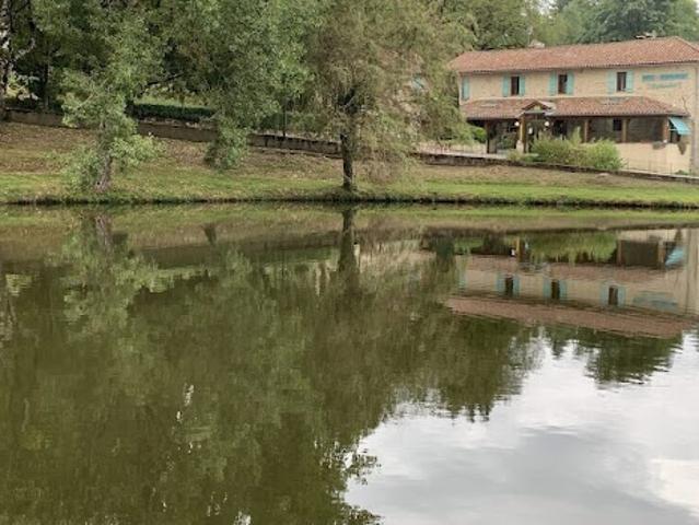 Vente Fond de commerce 19 pièces 600 m2 Gorses