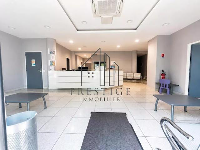 Vente Fond de commerce 12 pièces 210 m2 Aubagne