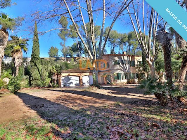 Vente Fond de commerce 20 pièces 814 m2 Sanary sur Mer