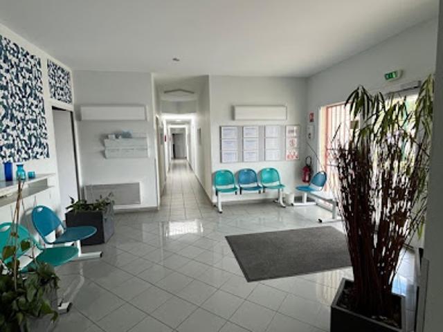 Vente Fond de commerce 20 pièces 326 m2 Poulx