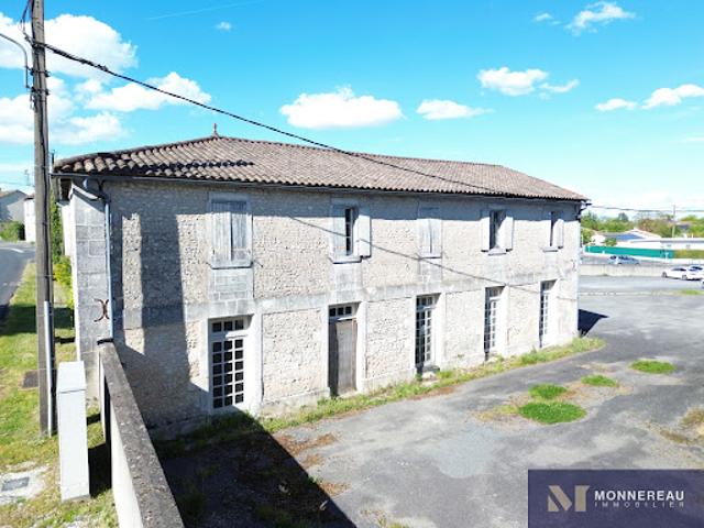 Vente Autre 0 pièces 226 m2 Barbezieux Saint Hilaire