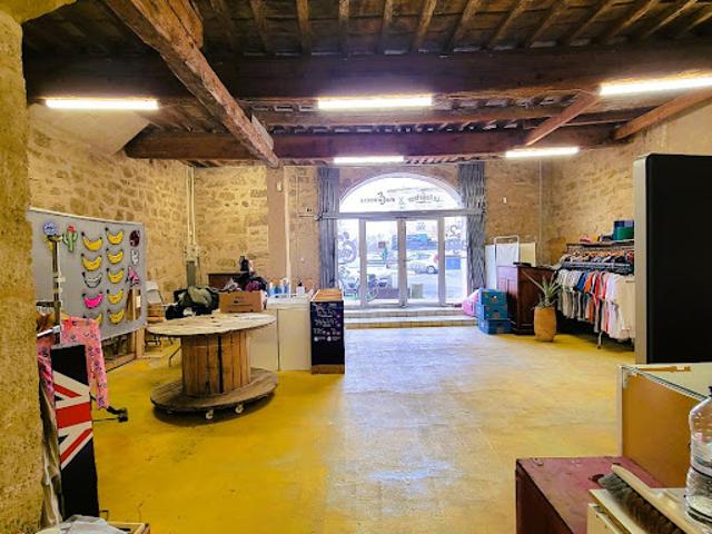 Vente Fond de commerce 2 pièces 200 m2 Pezenas