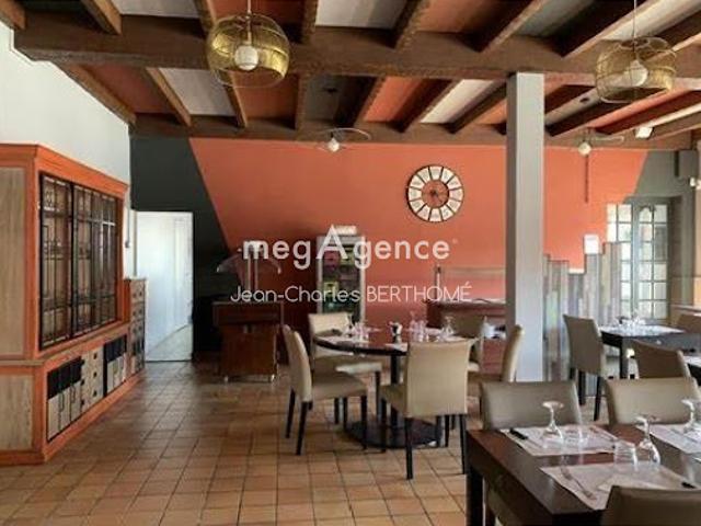 Vente Fond de commerce 4 pièces 200 m2 Saint Jean de Beugné