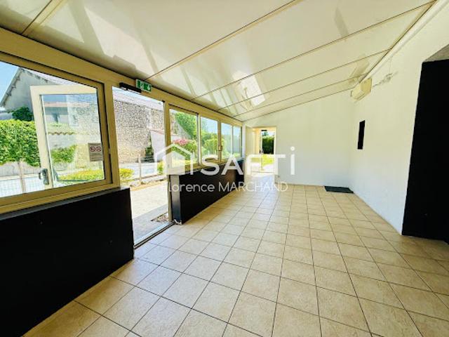 Vente Fond de commerce 4 pièces 215 m2 Saint Genis de Saintonge