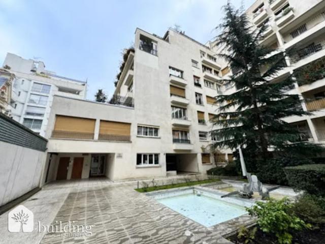 Vente Fond de commerce 533.7 m2 Paris 17ème