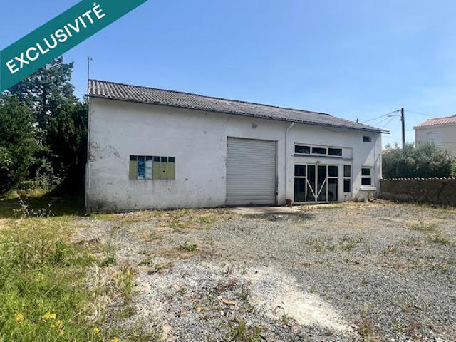 Vente Fond de commerce 6 pièces 190 m2 Saint Jean d'Angély