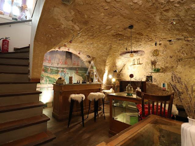 Vente Fond de commerce 77 m2 Moustiers Sainte Marie