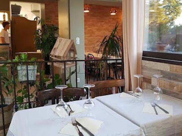 Vente Fond de commerce 92 m2 Bouc Bel Air