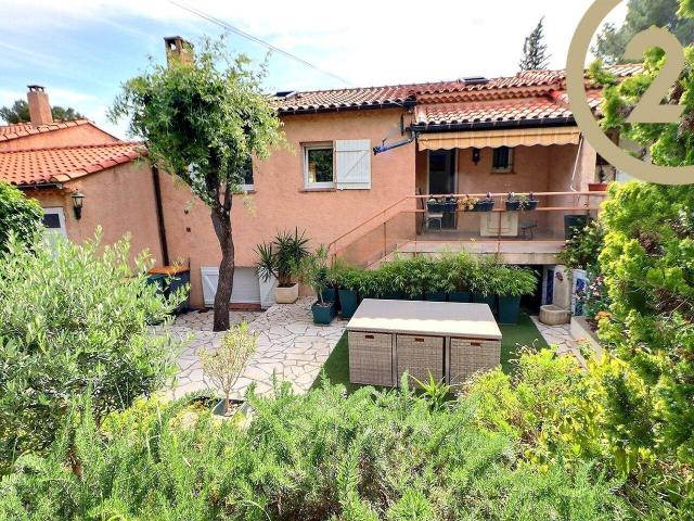 VENTE FREJUS TOUR DE MARE Maison 5 pièces de 115m² avec ga