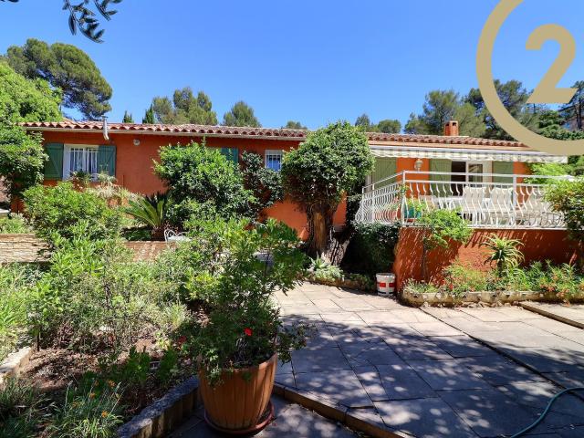 VENTE FREJUS TOUR DE MARE VILLA 4 PIECES DE 92M2 AU CALME SUR UN TERRAIN DE 780M2