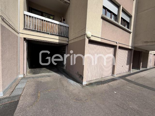 Vente Garage 26 m² 21 000 € GRENOBLE 35 rue jean Macé