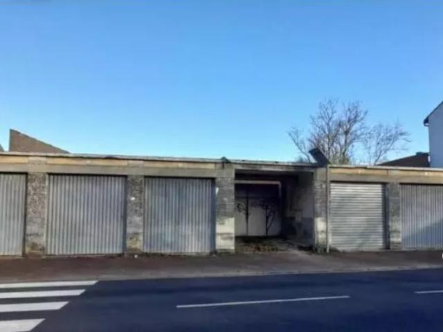 Vente garage 596 m²