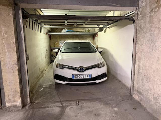 Vente Garage 16.03 m2 Nice