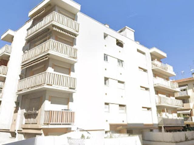 Vente Garage 12.26 m2 Nice