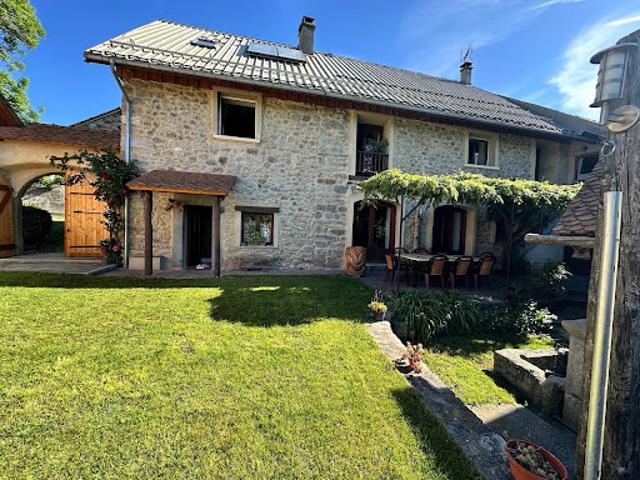 Vente Gite 15 pièces 402 m2 Chabottes
