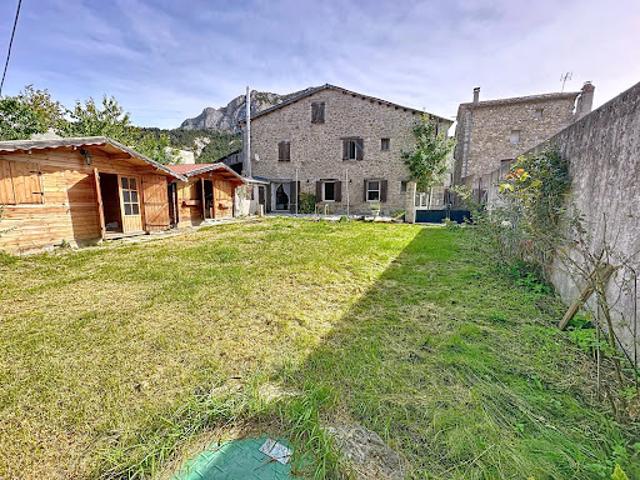 Vente Hôtel 7 pièces 200 m2 Soleilhas