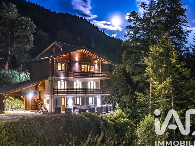 Vente Gîte 9 pièces 168m² Arâches la Frasse Les Carroz d'Arâches