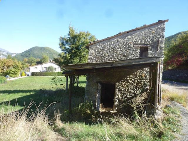 Vente Grange 60 m2 Entrevaux