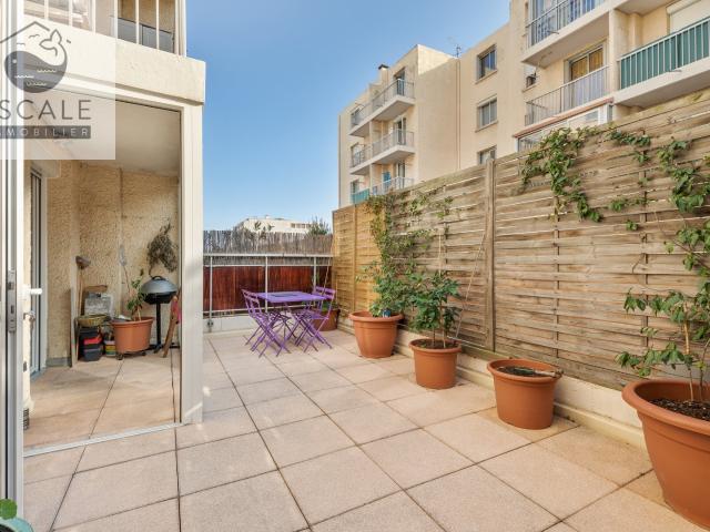 VENTE GRAND TYPE 2 + TERRASSE + BALCON A DEUX PAS DE LA MEDIATHEQUE A SETE