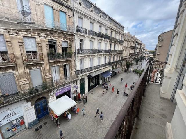 VENTE GRAND TYPE 3 HAUSSMANNIEN EN COEUR DE VILLE A SETE