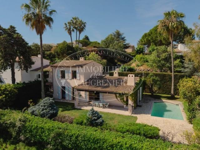 VENTE HAUTS DE VAUGRENIER VILLA 6 PIECES 1 395 000. €