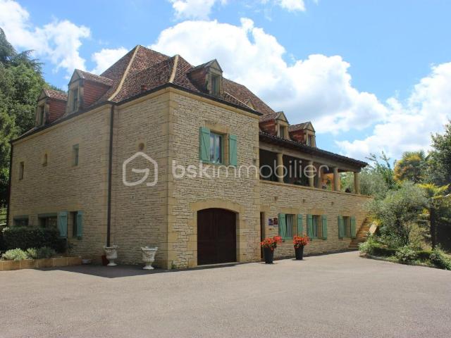Vente Hôtel * de Charme en Périgord Noir, sis à Sarlat la Canéda, à 5 mn du Centre Ville