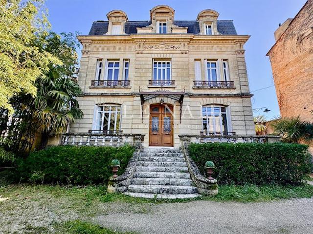 Vente Hôtel particulier 9 pièces 300 m2 Bergerac