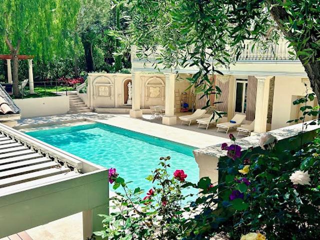 Vente Hôtel particulier 18 pièces 579.76 m2 Cannes