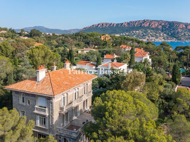 Vente Hôtel particulier 20 pièces 526 m2 Saint raphael