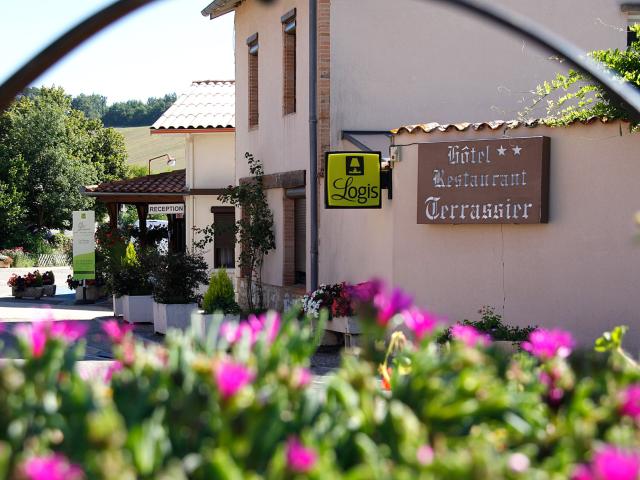VENTE HOTEL RESTAURANT 15 MIN DE MONTAUBAN