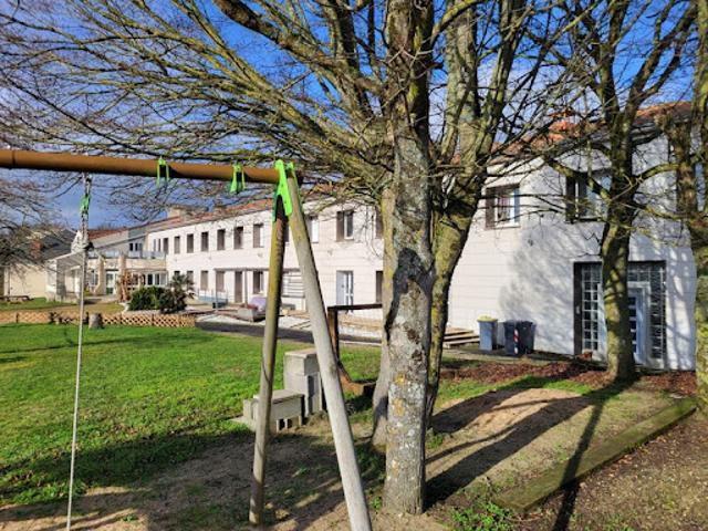 Vente Immeuble 46 pièces 1079 m2 Saint Loup Lamairé