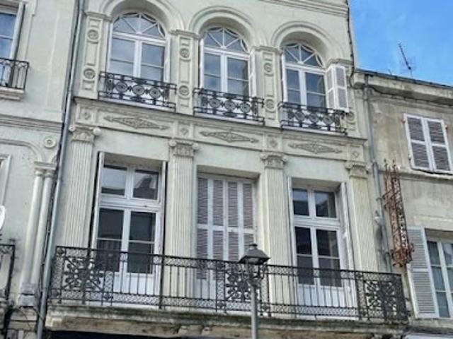 Vente Immeuble 4 pièces 78.76 m2 Saumur