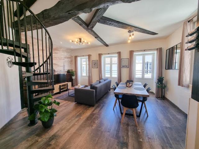 Vente Immeuble 5 pièces 104 m2 Saintes