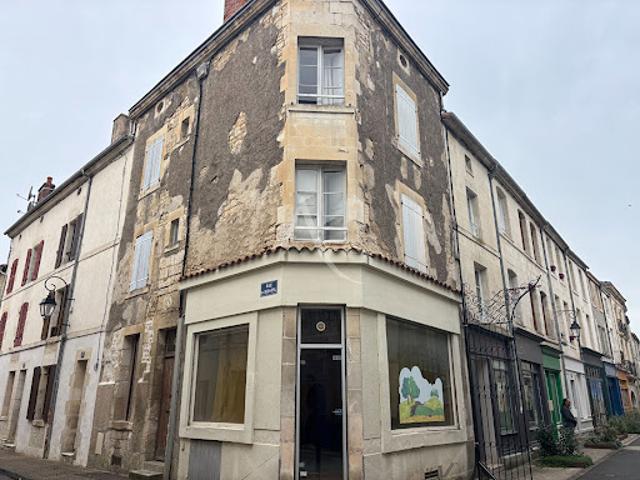 Vente Immeuble 6 pièces 86 m2 Fontenay le Comte