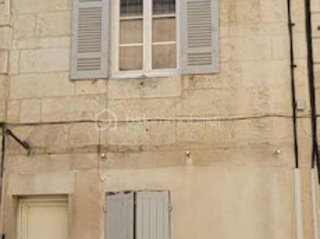 Vente Immeuble 6 pièces 100 m2 Saintes