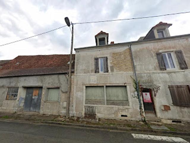 Vente Immeuble 7 pièces 177 m2 Saint Pierre le Moûtier
