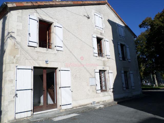 Vente Immeuble 7 pièces 180 m2 Hiersac