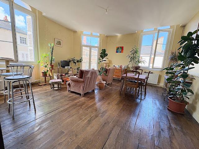 Vente Immeuble 7 pièces 195 m2 Montmorillon
