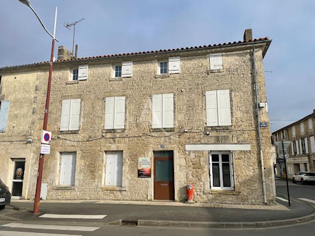 Vente Immeuble 8 pièces 165 m2 Fontenay le Comte