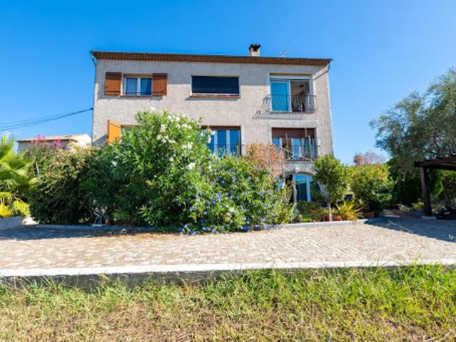 Vente Maison 8 pièces 231.76 m2 Villeneuve Loubet