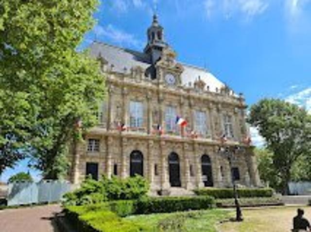 Vente Immeuble 8 pièces 313.55 m2 Ivry sur Seine