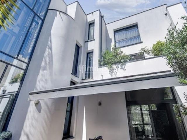 Vente Immeuble 9 pièces 465 m2 Vanves